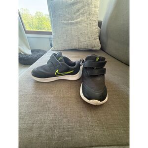 Nike tennis shoes toddler 8